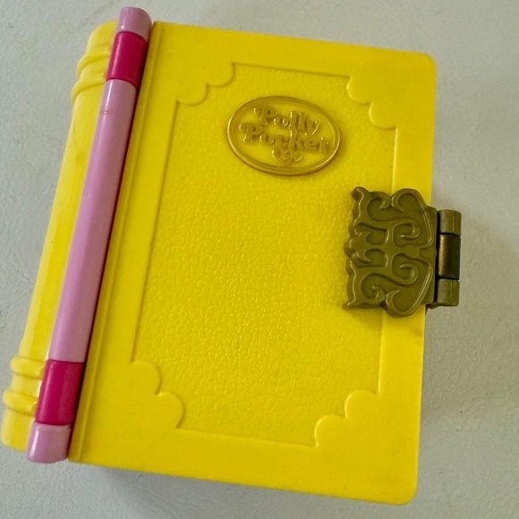 Sparkling Princess Palace Storybook Polly Pocket *COMPLETE* - Picture 1 of 2